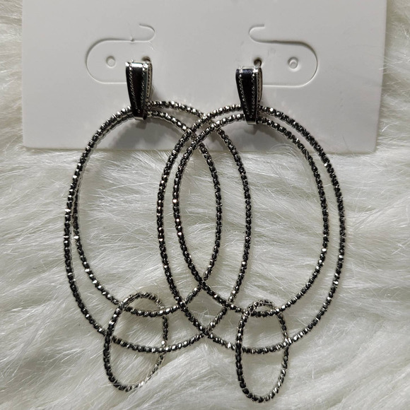 NEW Women's Jewelry Silver Circle Hanging Dangle Hoop Earrings - Picture 2 of 4